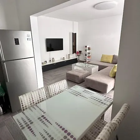 Apartment Black Cat - By The Sea Navodari